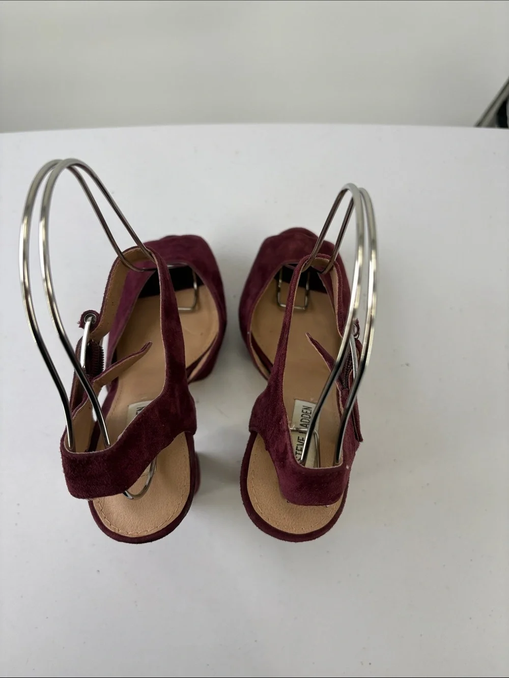 🐨 Steve Madden Jillyy Burgundy Suede Platform Heels with Buckle